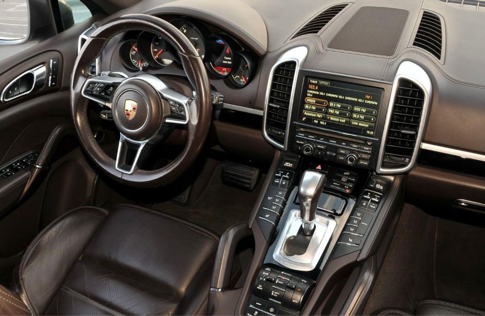 Porsche Cayenne 262 CP