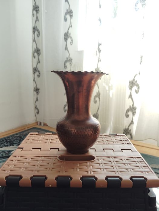 Vază decorativa din cupru