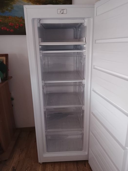 Vând Ladă Frigorifică  cu Sertare