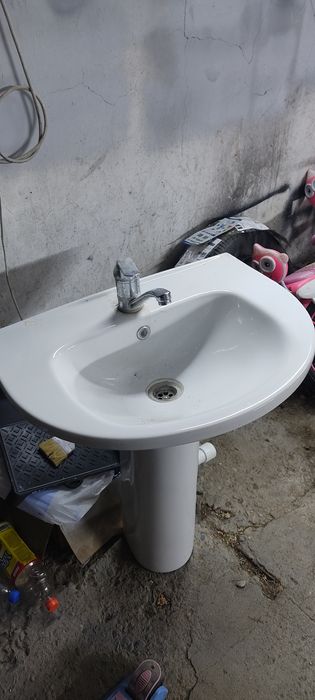 Раковина со смесителем