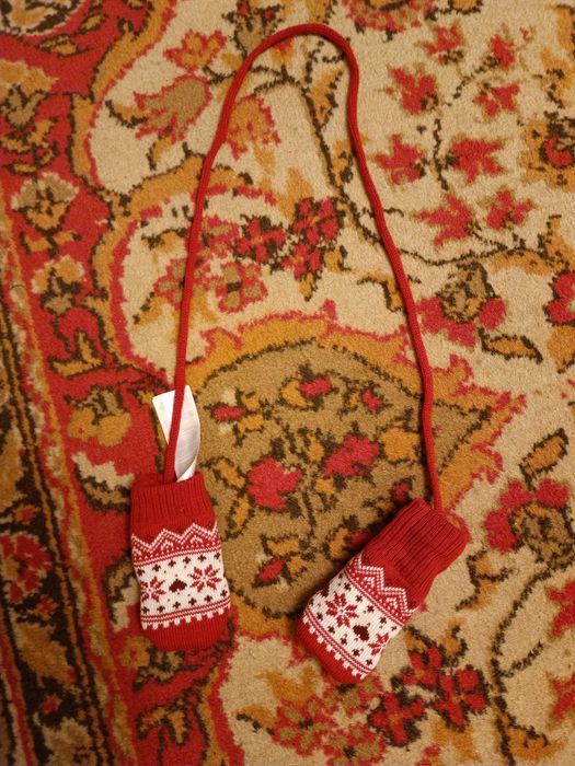 Vand diferite piese de imbracaminte pentru copii mici