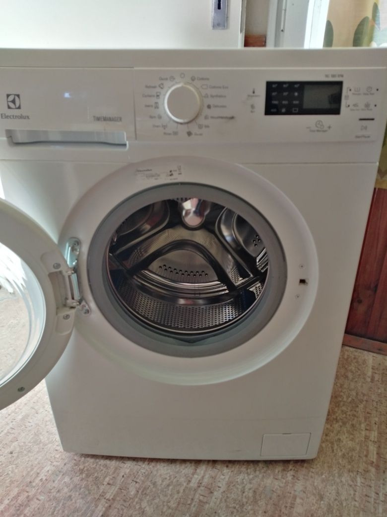 Пералня Electrolux 7кг 1000 оборота