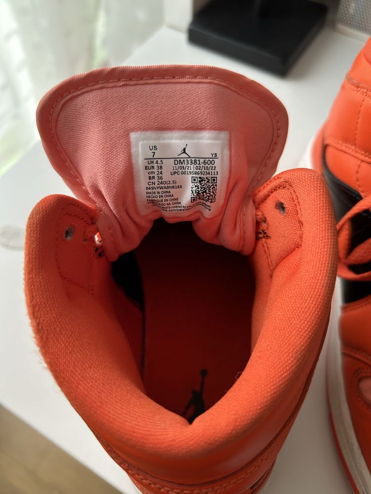 Air Jordan 1 Mid SE Rush Orange Crimson Bliss