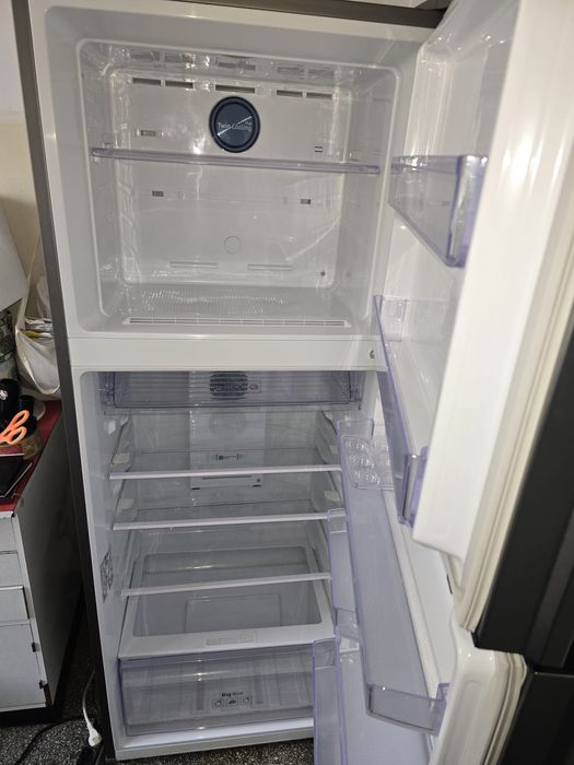 Frigider Digital Invertor, conditie buna