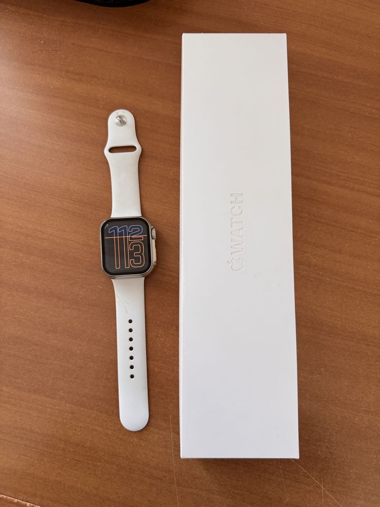 Продам Apple watch 8