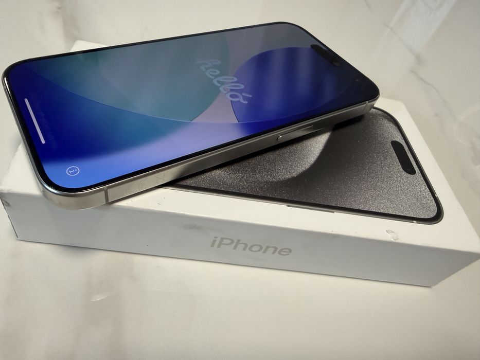 Vand iphone 15 pro cu garantie