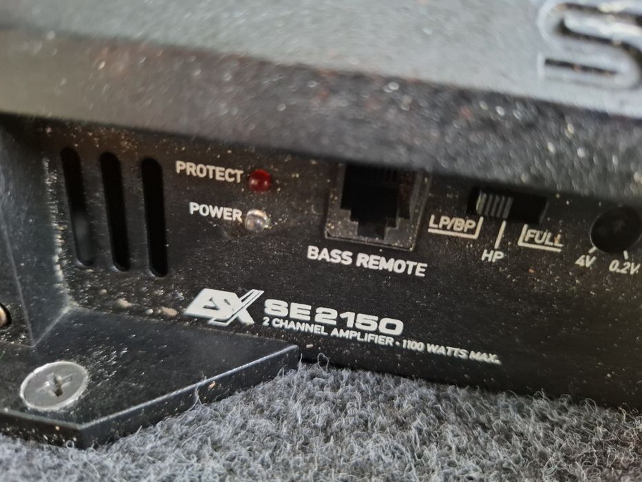 Amplificator ESX SE2150 Signum 1100 Rms
Difuzor Kicker 800 Rms+Incinta