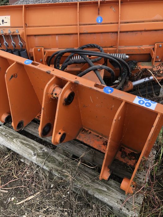 Lama de zapada pentru buldoexcavator