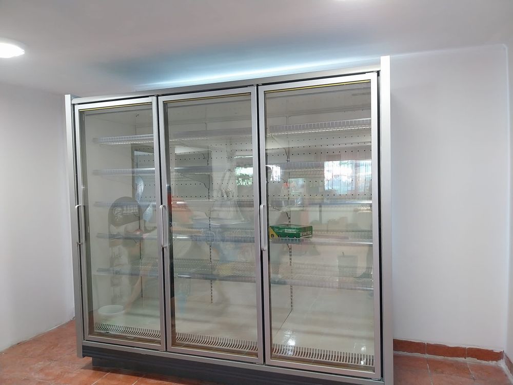 Vitrina frigorifica 3 uși linde