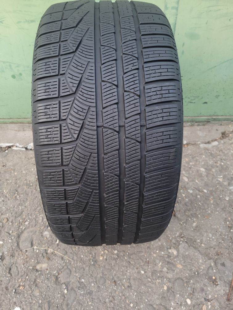 275 30 20 Cauciuc de iarnă Pirelli Sottozero