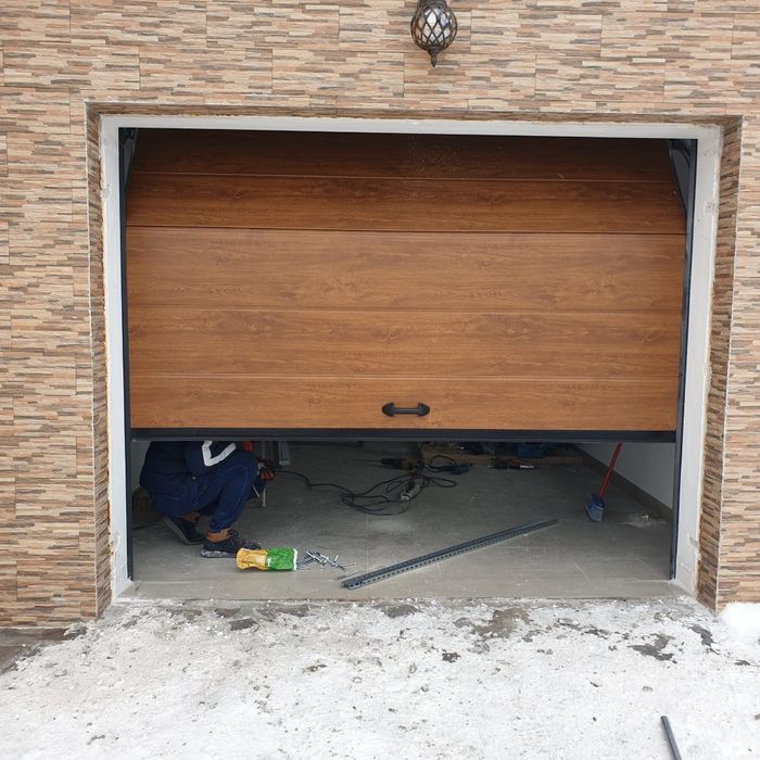 Uși de garaj și automatizări Porți