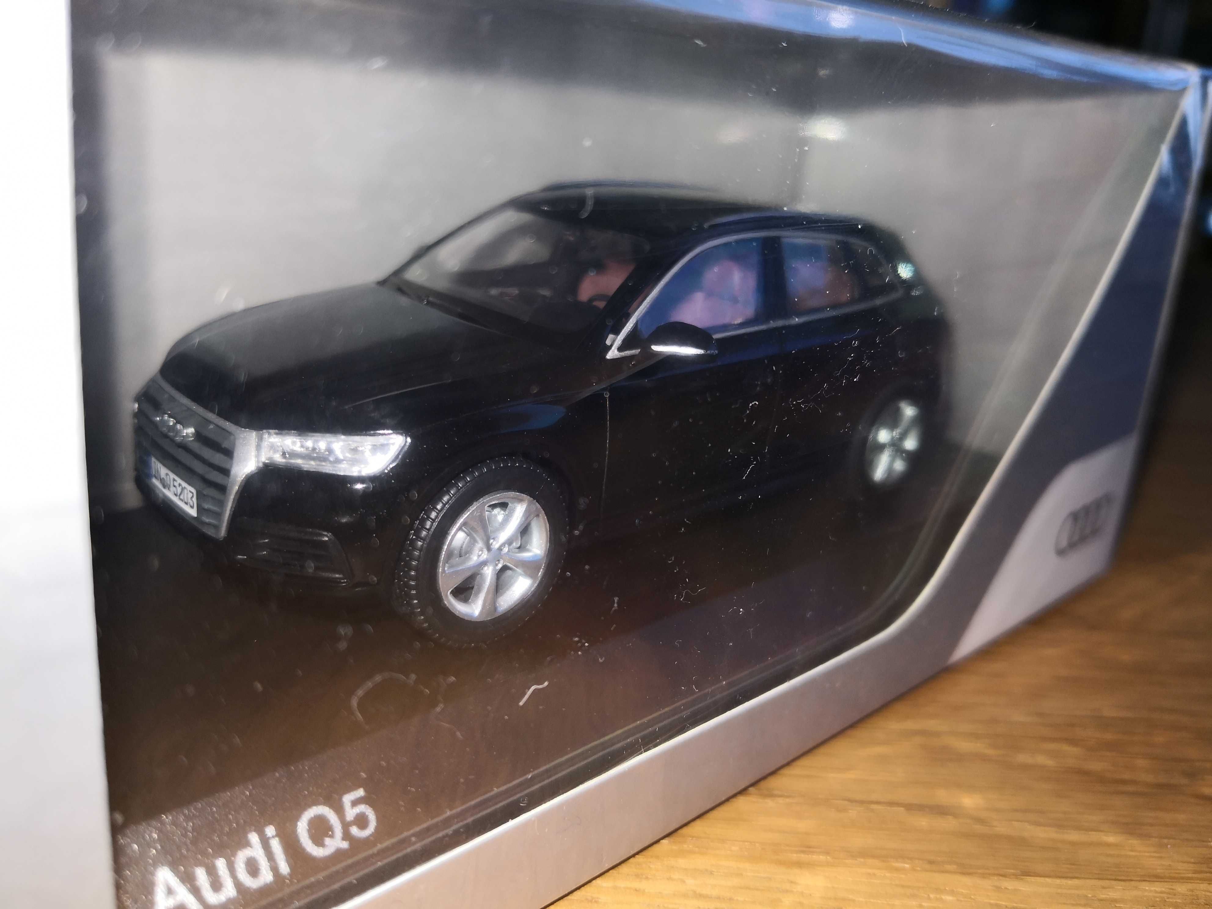 Se vinde machetă,jucarie Audi Q5