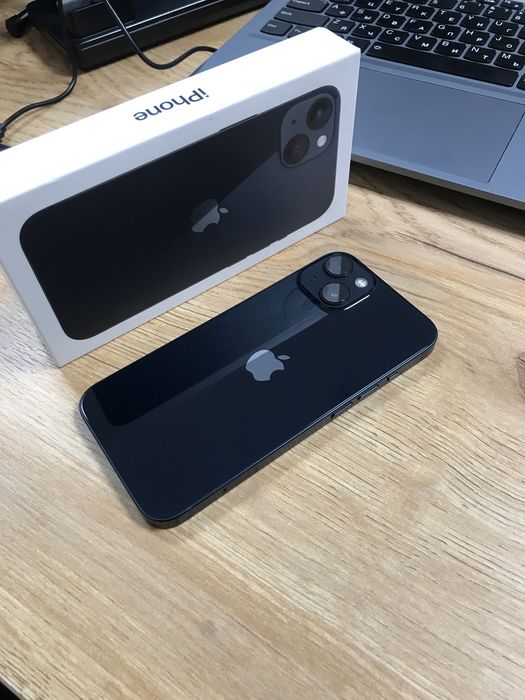Продам Iphone 13