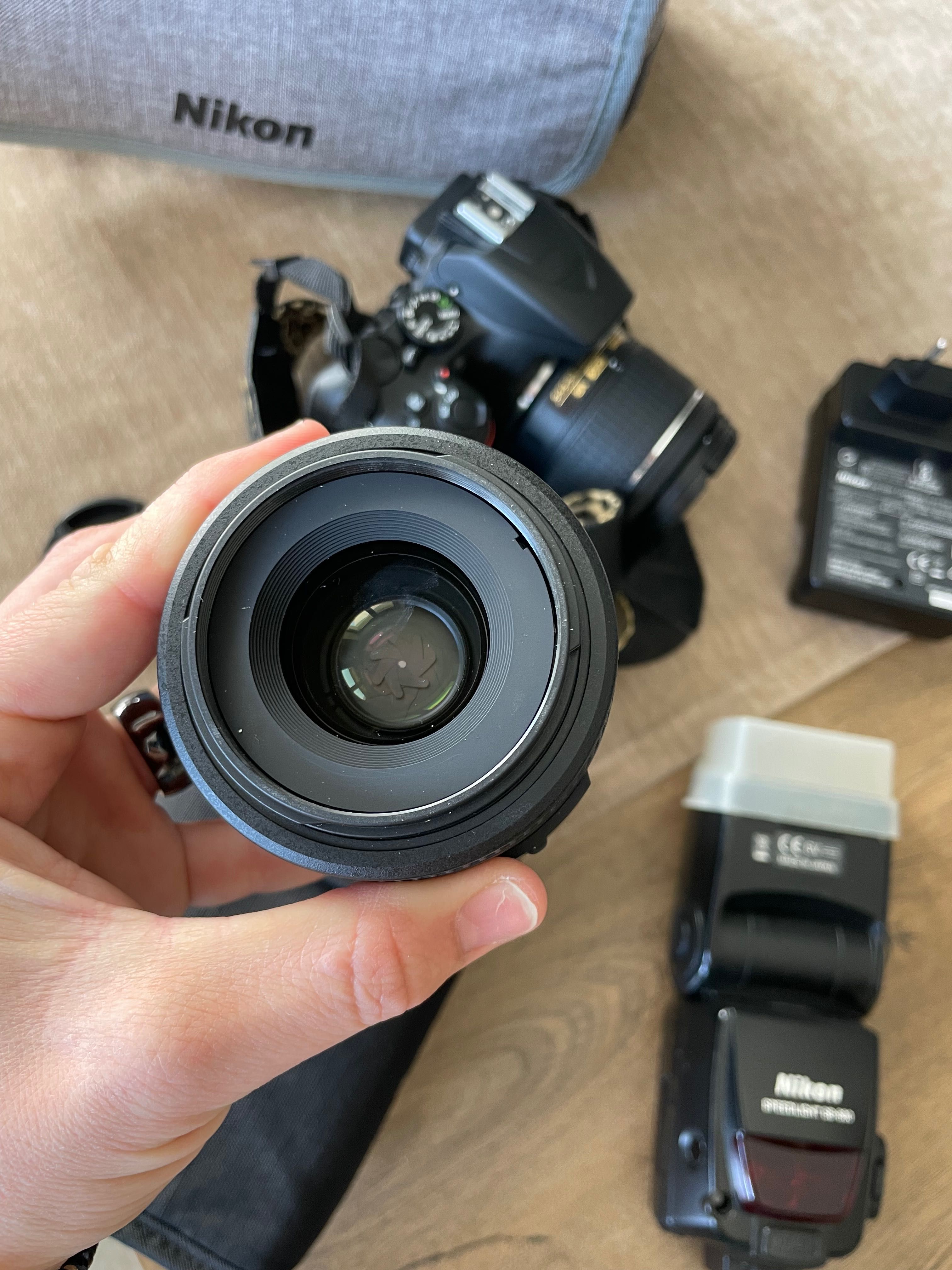 Nikon D3500 + обектив DX Af-s 35mm + свектавица SB-800