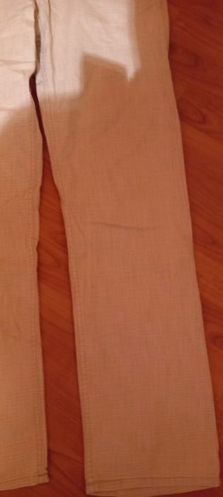 Pantaloni in bărbat