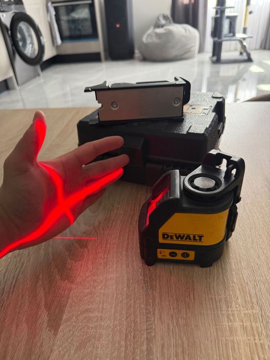 Dewalt laser  чисто нов