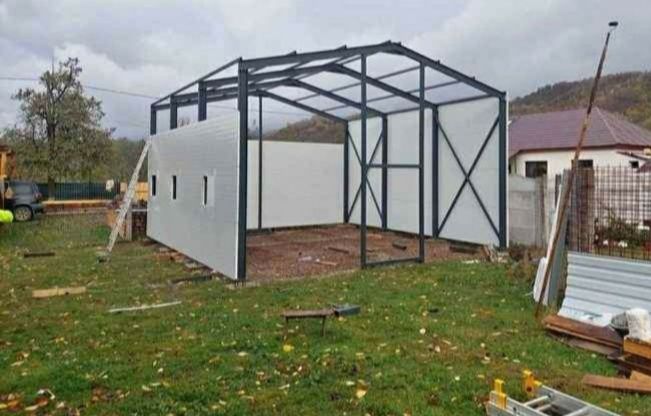 Vând hală metalică 10 m lățime 25 lungime tot cu montaj de pe stoc