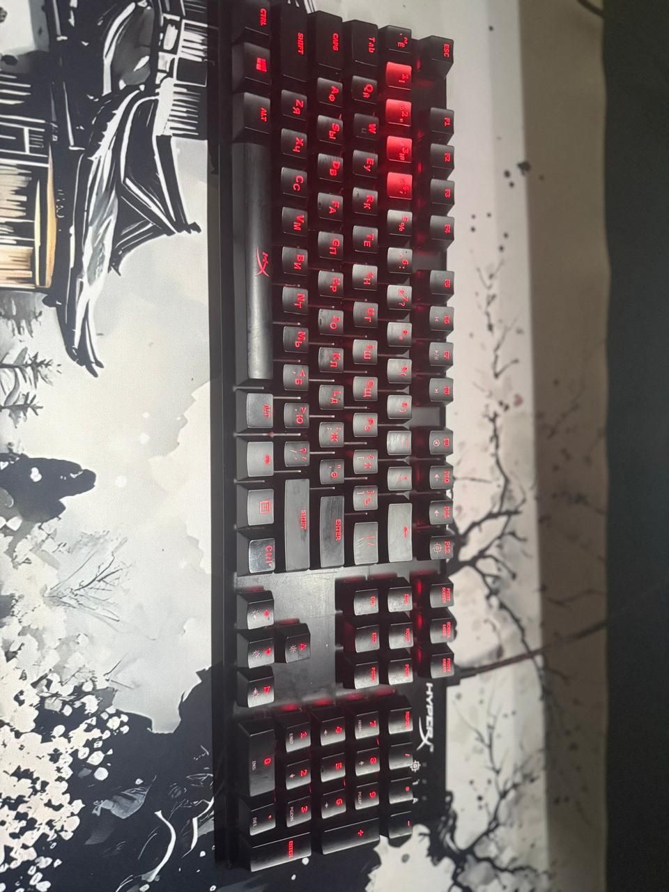 Продам комплект девайсов HyperX на компьютер клавиатура,наушники,мышь