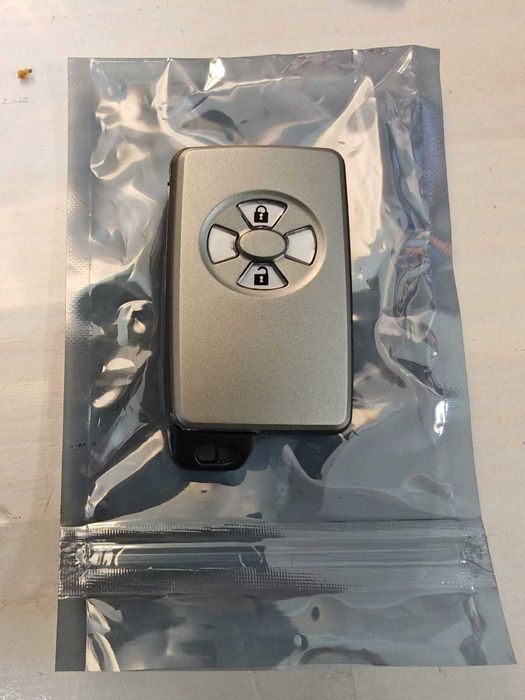 Cheie pentru Toyota  RAV4 Corolla Auris Yaris B51EA PCB 4D-67