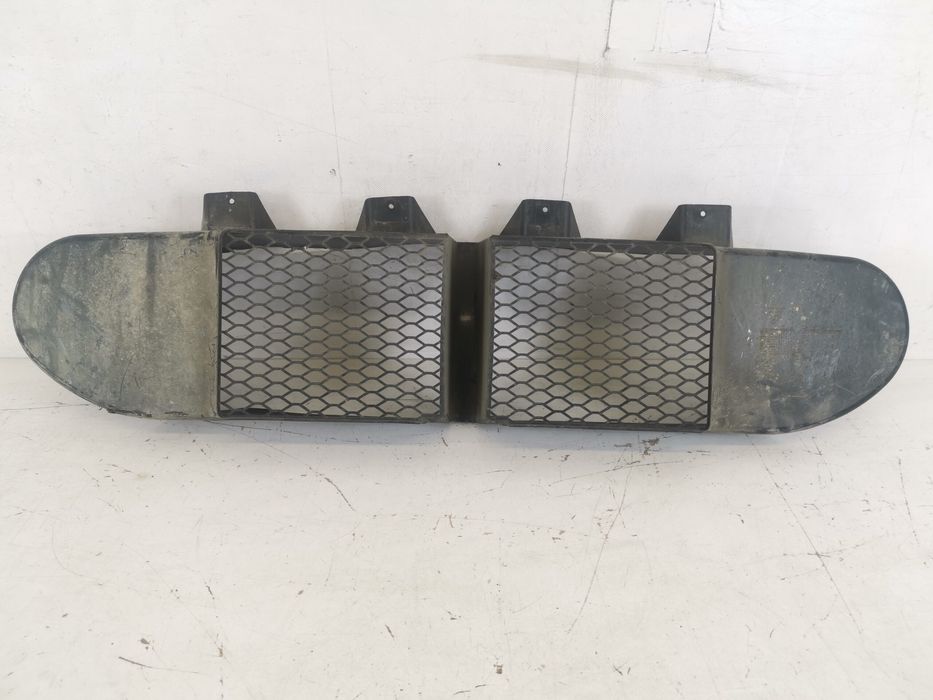 Решетка за въздухозаземяване / Maserati Grecale Оригинална, в добро съ