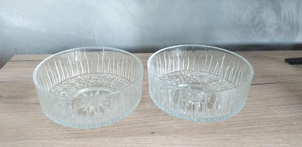 Set 2 boluri din sticlă groasă