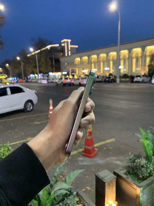 iPhone 15 pro ideal holatda