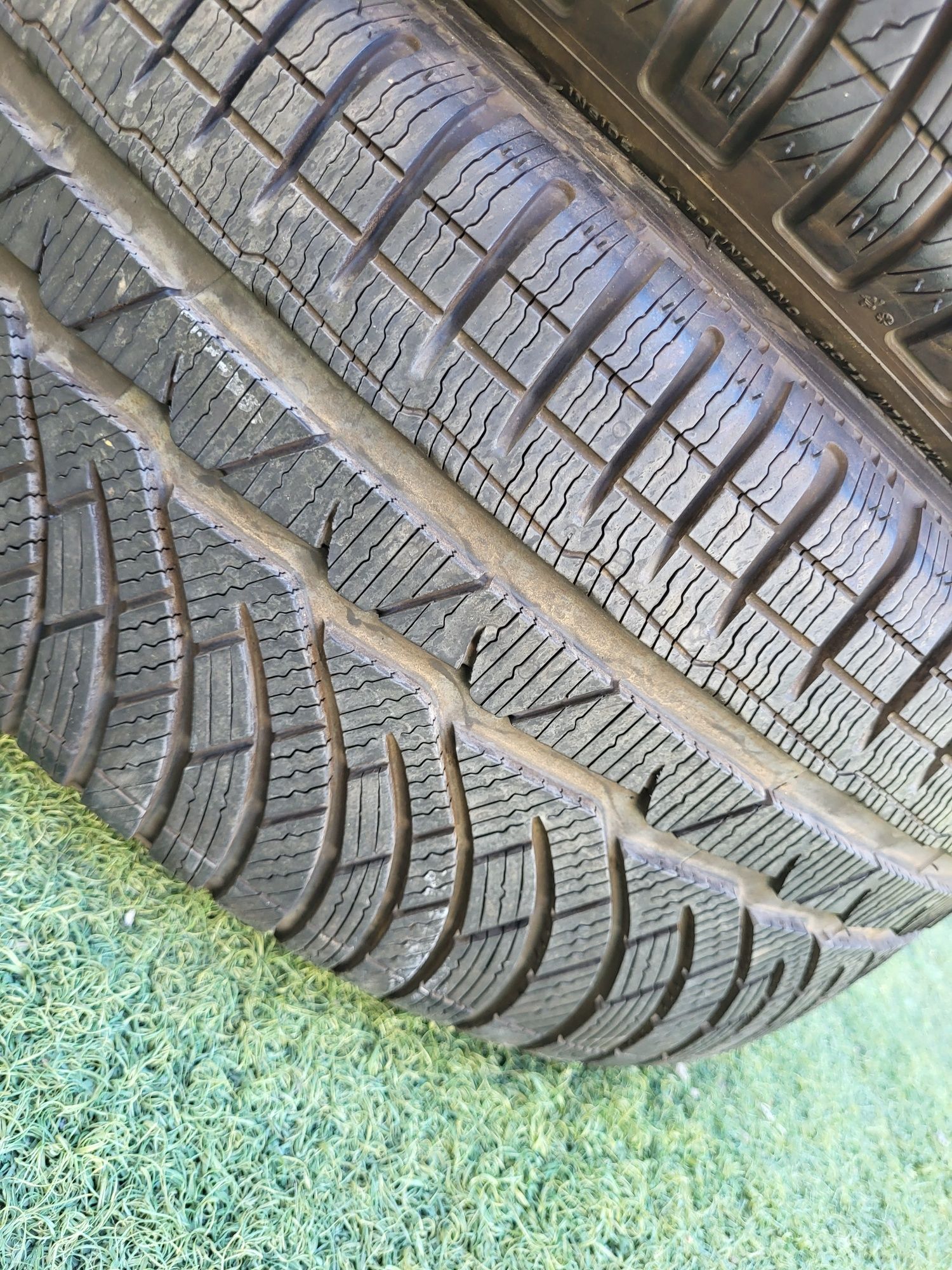 4 бр зимни 225/55/17 Michelin