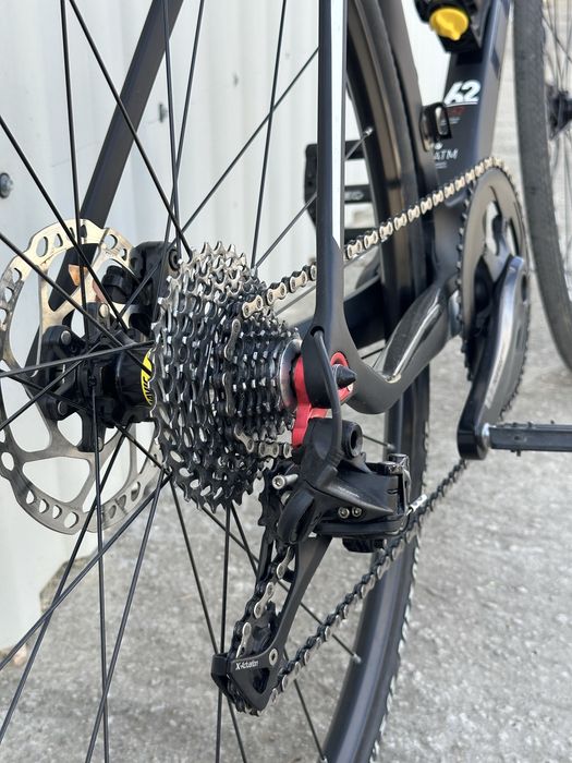 Bicicletă unicat – carbon Cube cursieră/MTB urban 1x11, mărime 60