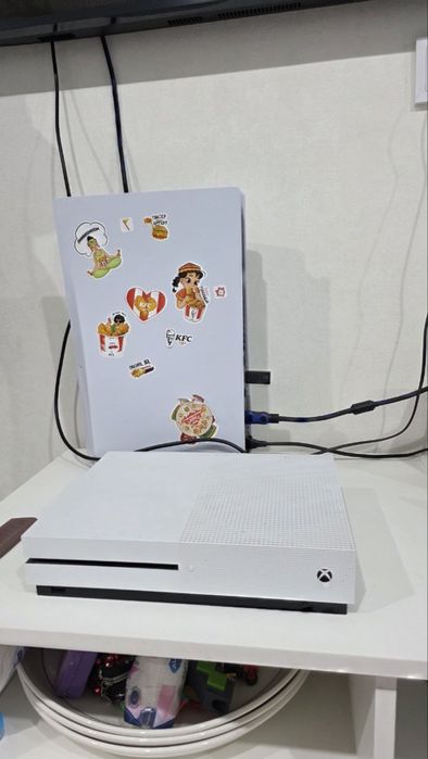 Продам XBox one S