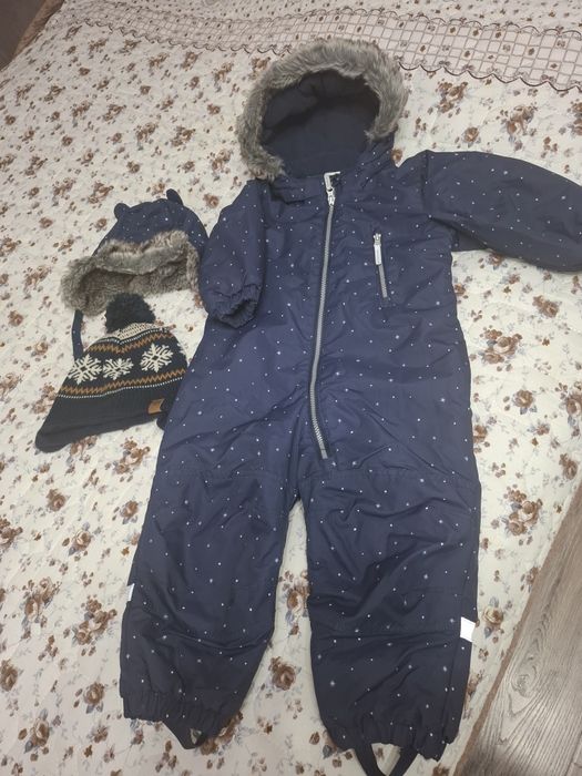 Продаются комбинезон и шапочки