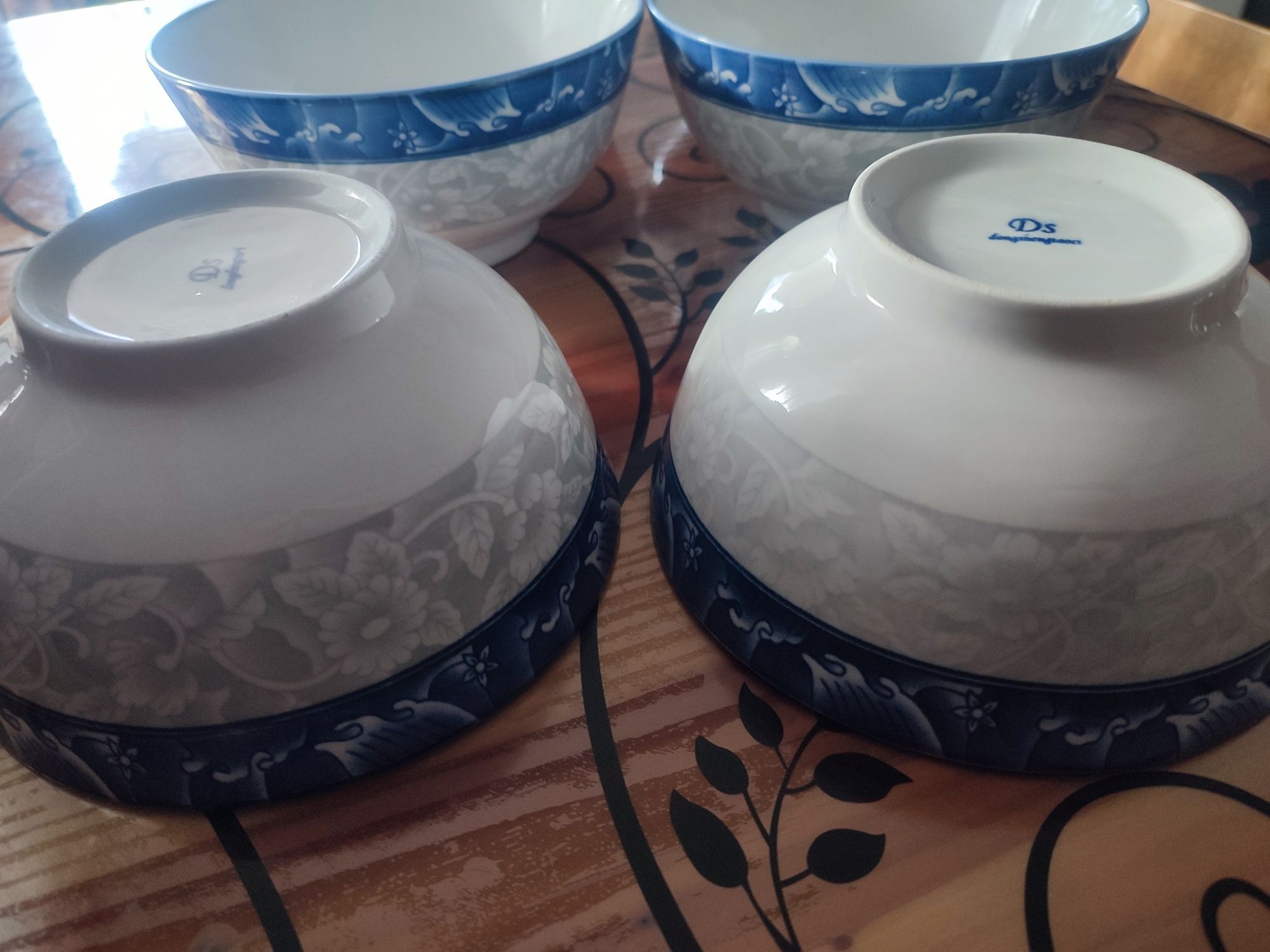 Стъклени и бъргарски порцеланови купи