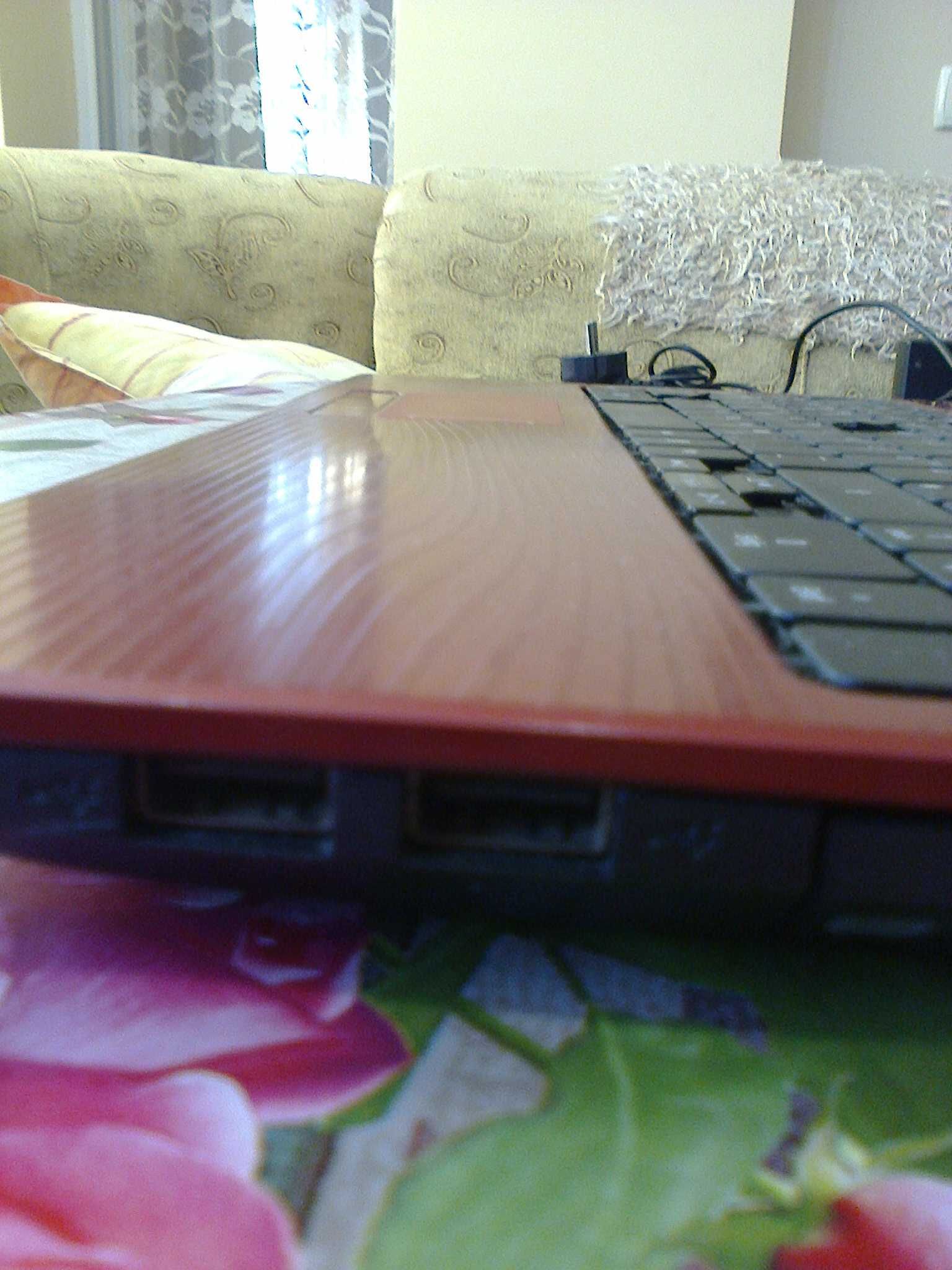 Продавам лаптоп PACKARD BELL