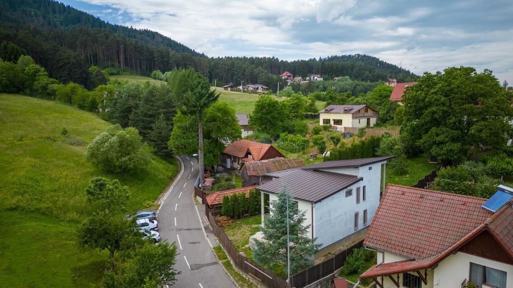 Casă cu etaj de vânzare în Municipiul Săcele – zona Poiana Angelescu
