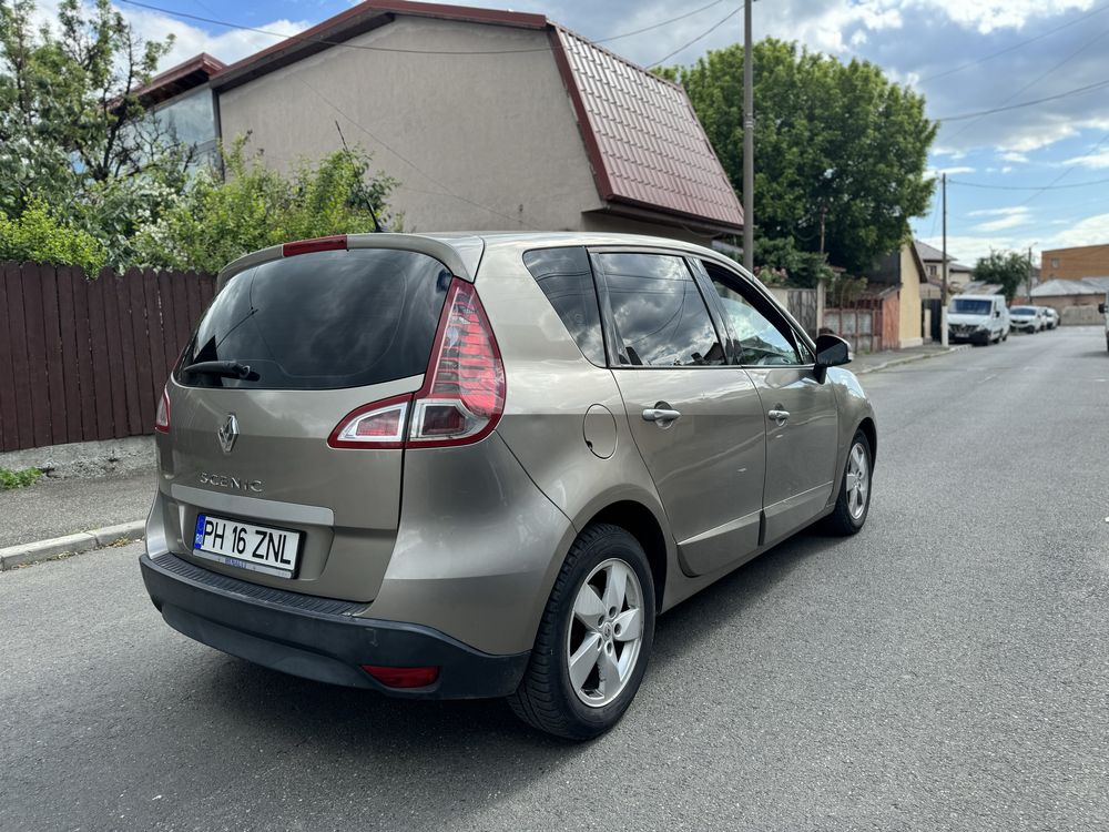 Vând Renault scenic 2010 Facelift  Volan pe dreapta