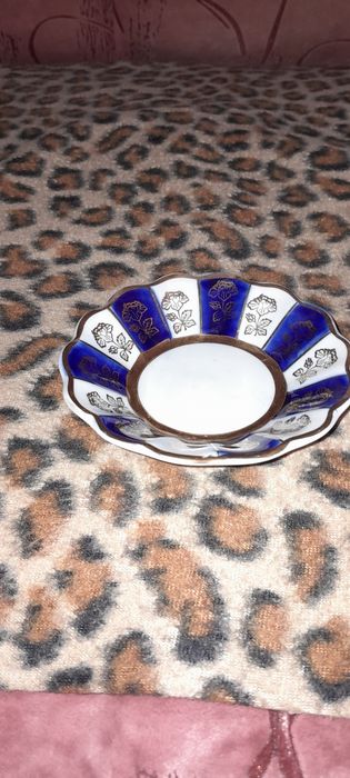 Продам блюдца 6-шт.