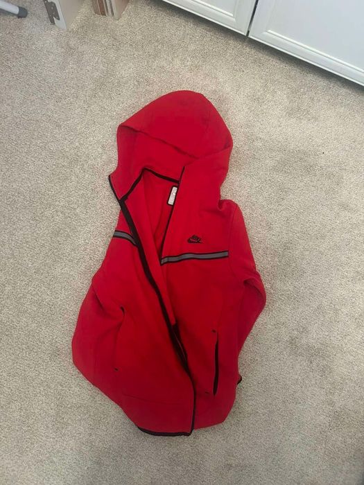 Nike tech fleece чисто нов хл размер но става и за Л чисто нов