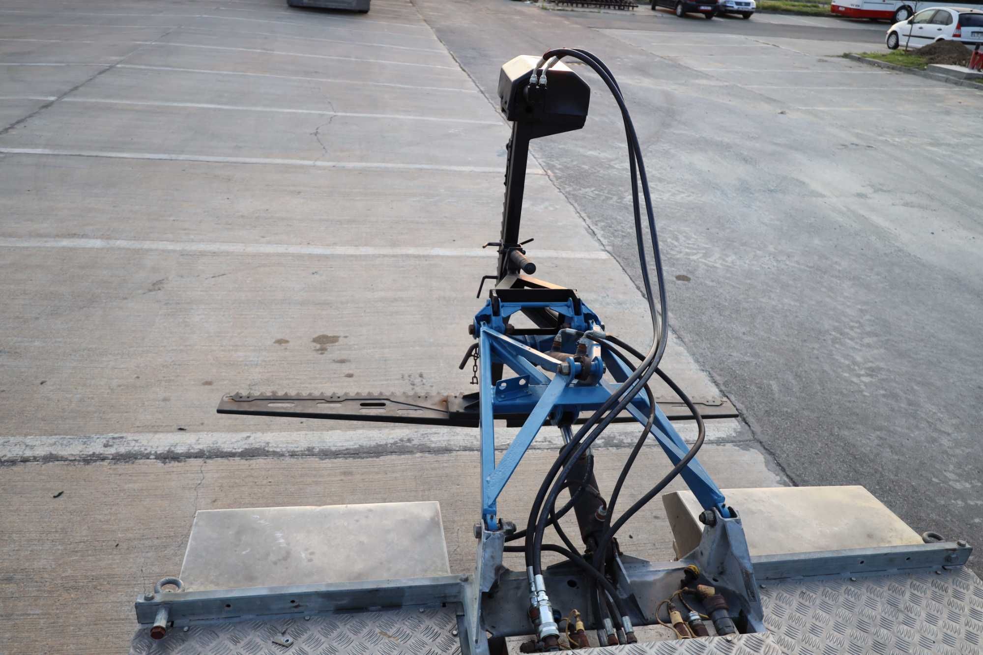 TRUXOR DM 5000 utilaj amfibiu pentru curatarea/intretinearea lacurilor