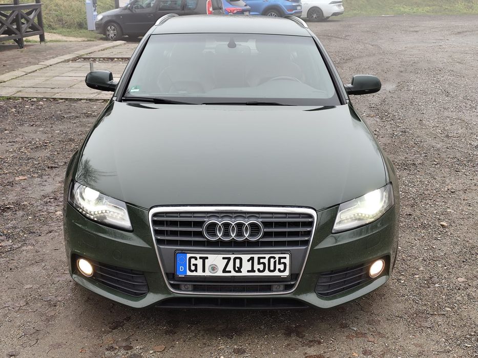 Audi A4 anul 2011