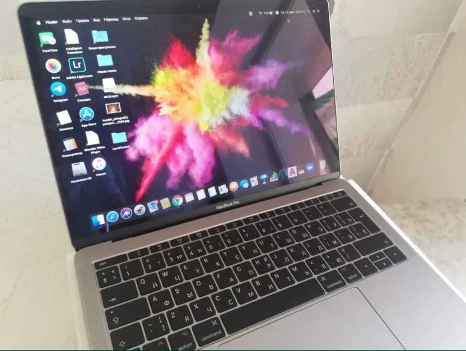 MacBook Pro 2017 13'3'' в идеальном состоянии