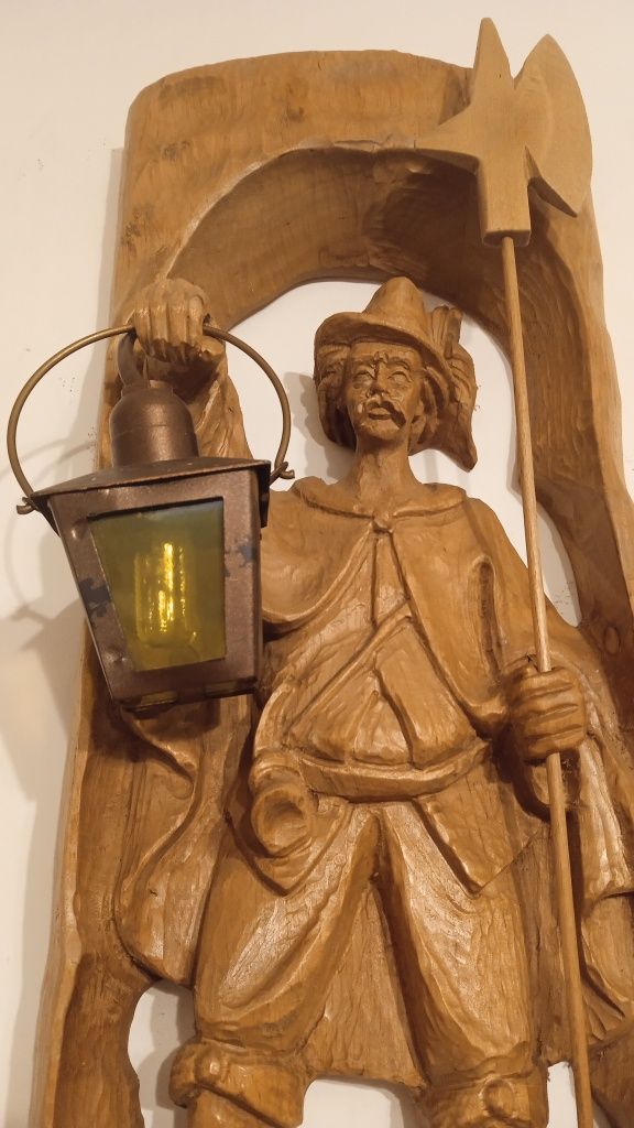 Lampa perete de veghe sculptata in lemn, paznic de noapte, 220V_Spania