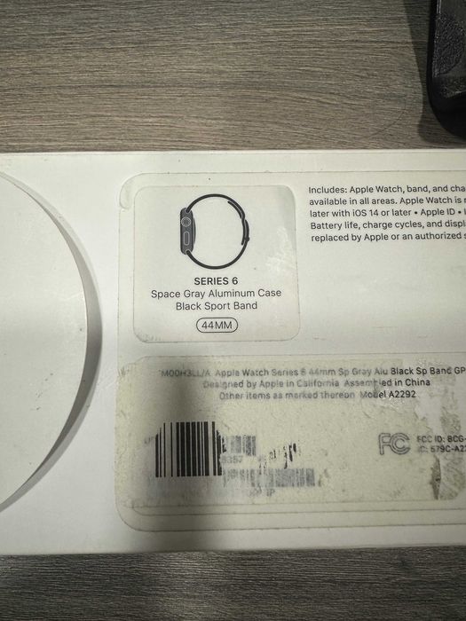 Продам Apple Watch Series 6 44mm Space Gray