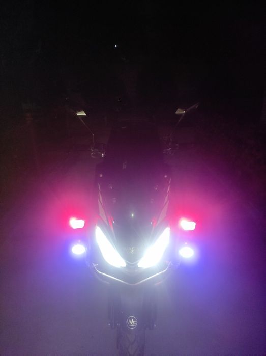 Бензинли Скутер  сотилади.