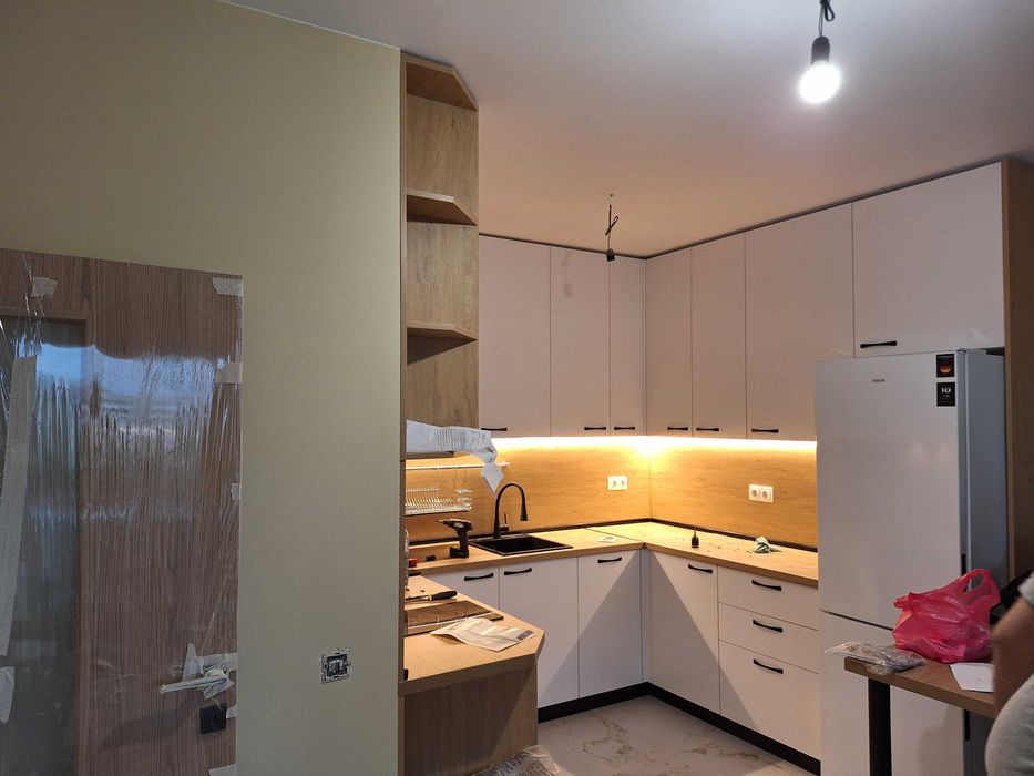 Дава се под наем Двустаен апартамент в София, Люлин 9 - 64 кв.м за 612 € - Снимка #2