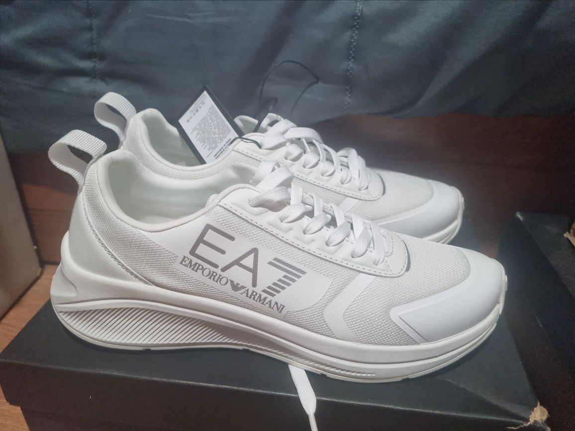 Чисто нови обувки EA7 42 номер
