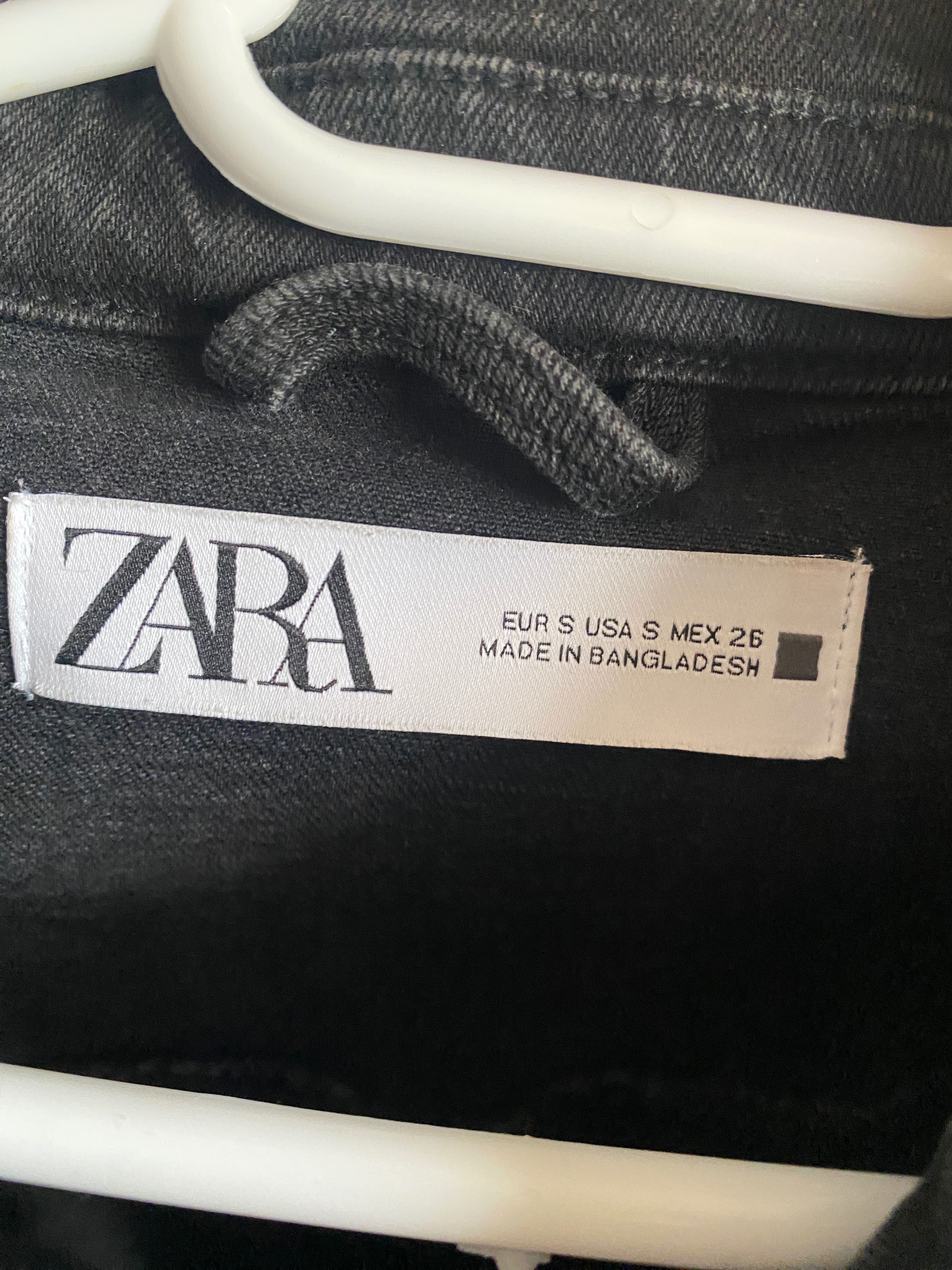 Jacheta neagra de blugi