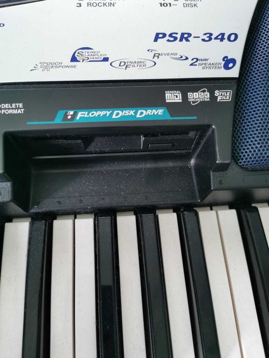 Pian digital polifonic profesional Yamaha PSR - 340