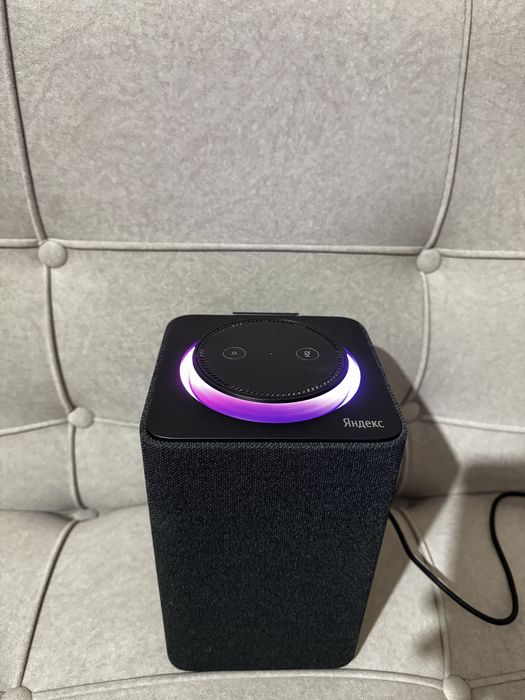 Яндекс станция с Алисой
