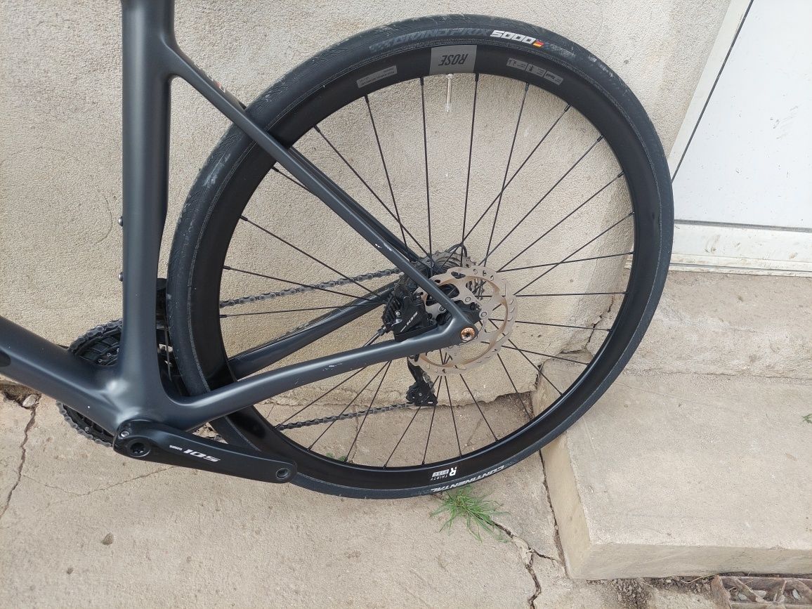 Bicicleta de carbon basso full shimano 105 2x11