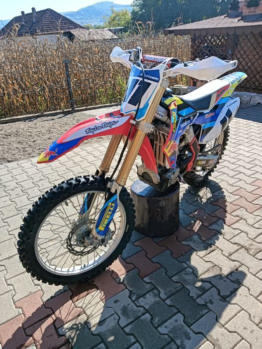 Honda crf 250 full cross