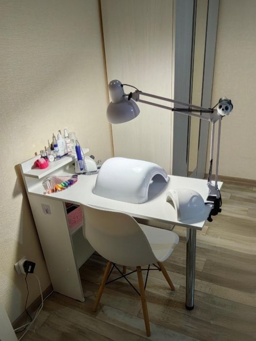 Стол для маникюра комод и другую мебель